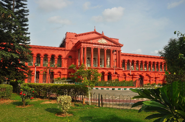 Former BJP MLA raises concerns over irregularities in Covid management before Karnataka High Court, State Government to respond Former BJP MLA raises concerns over irregularities in Covid management before Karnataka High Court, State Government to respond